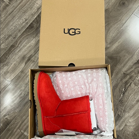🔥🔥UGG Classic II genuine shearling lined short boot - Picture 10 of 16